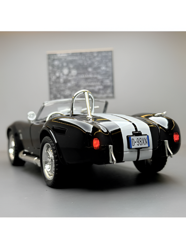 1965 Shelby Cobra 427 S/C Diecast Car 1:22 Scale Black MD608.