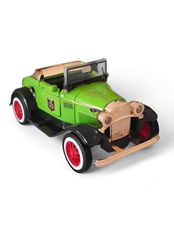 Green - Retro Style Alloy Metal Classic Car Toy – Openable Doors | Vintage Die-Cast Collectible Model for Kids & Adults Scale 1:32.