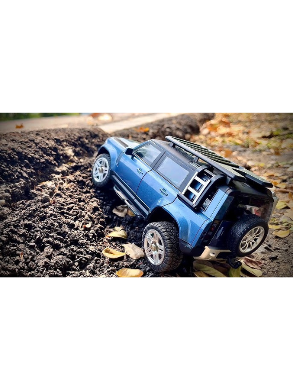 Land Rover Defender Diecast Model Car - 1:32 Scale Replica in Metallic with Roof Rack LMI16728