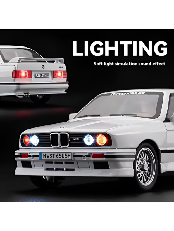 BMW M3 E30 Diecast Model Car | White 1:24 Scale Collectible Replica Alloy Car MD581.