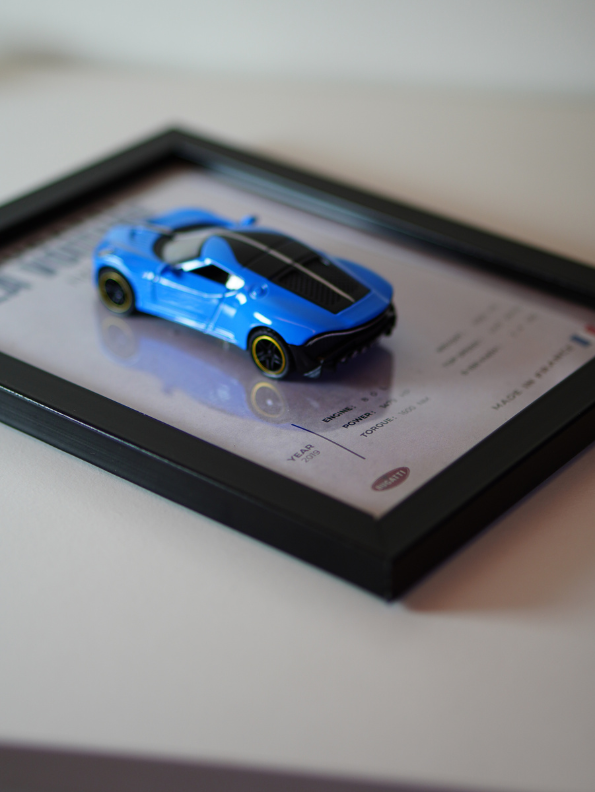 Bugatti La Voiture Noire 3D Frame Diecast Car – Premium Hyper car Collectible Blue.
