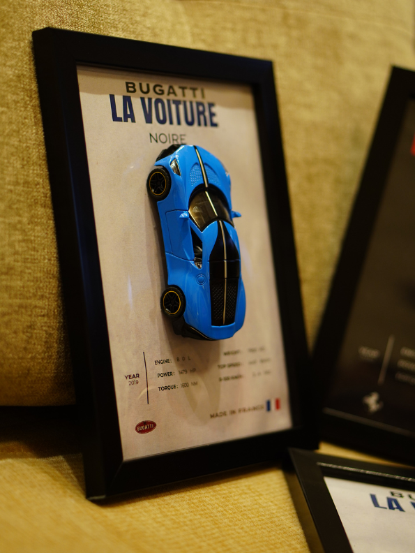 Bugatti La Voiture Noire 3D Frame Diecast Car – Premium Hyper car Collectible Blue.