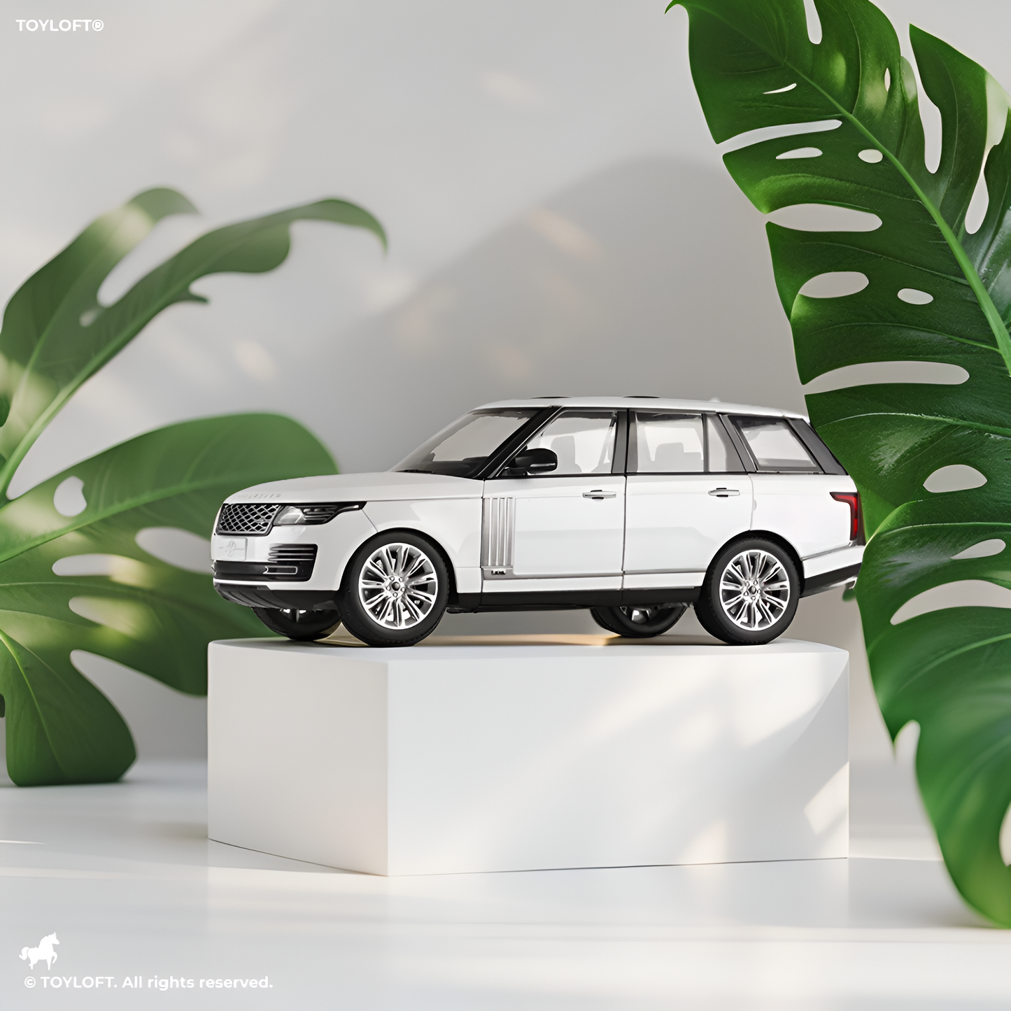 Range Rover Diecast Car Metal - White - Scale 1:18 - Large Size - Signature Variant LMI12891
