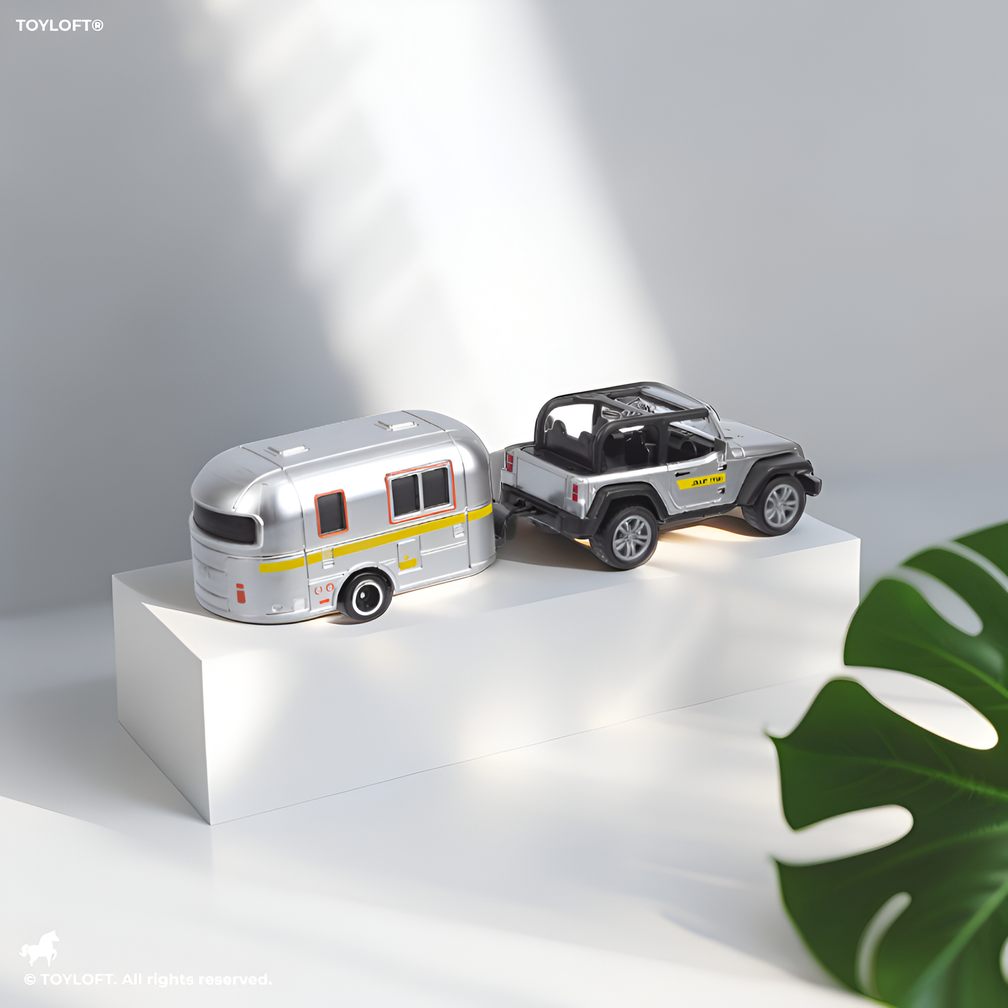 Off-Road SUV & Silver Camper Trailer Toy – Die-Cast Detachable RV Caravan for Kids and Collectors.