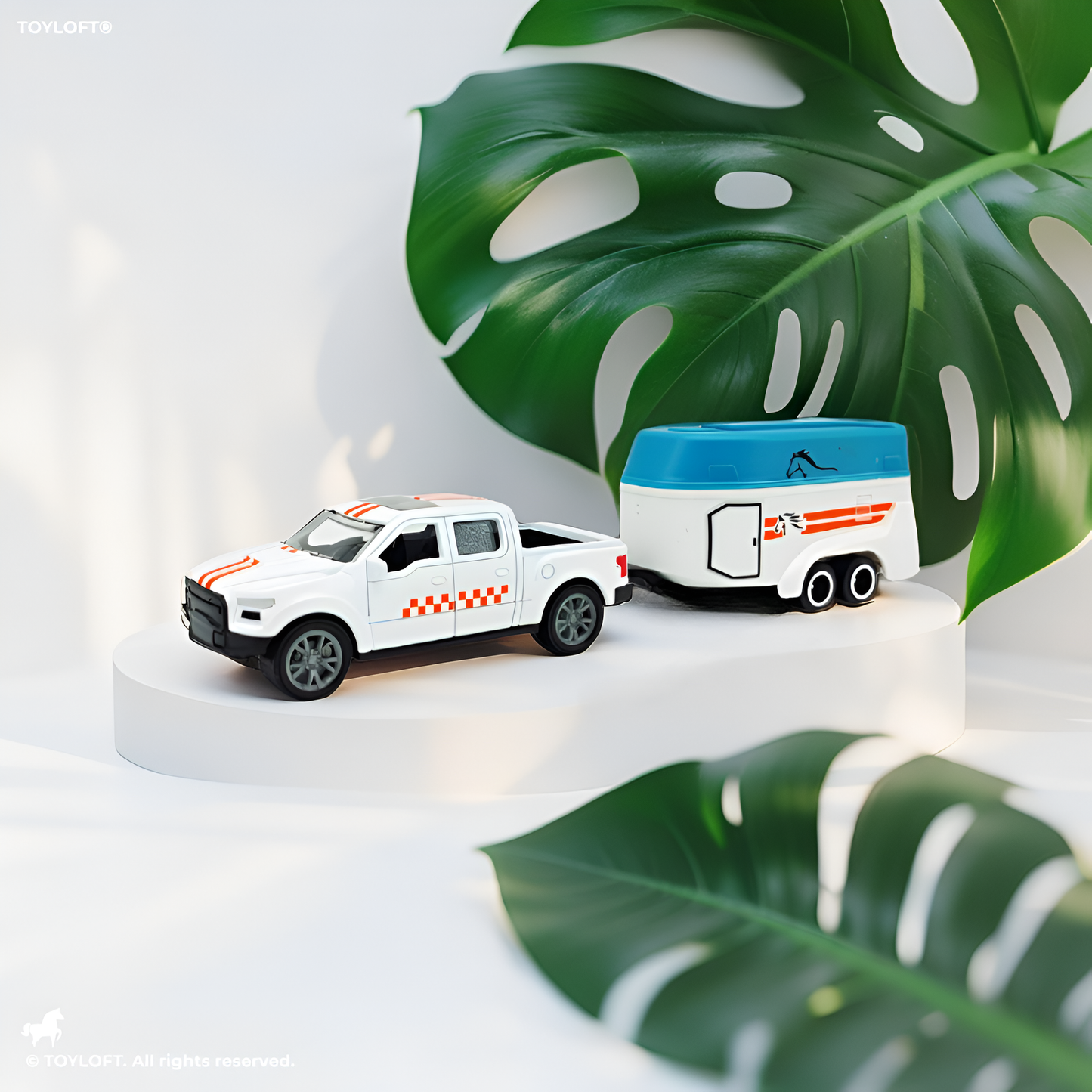 Detachable Horse Box Caravan Toy – White Pickup Truck & Blue Horse Trailer for Kids and Collectors.