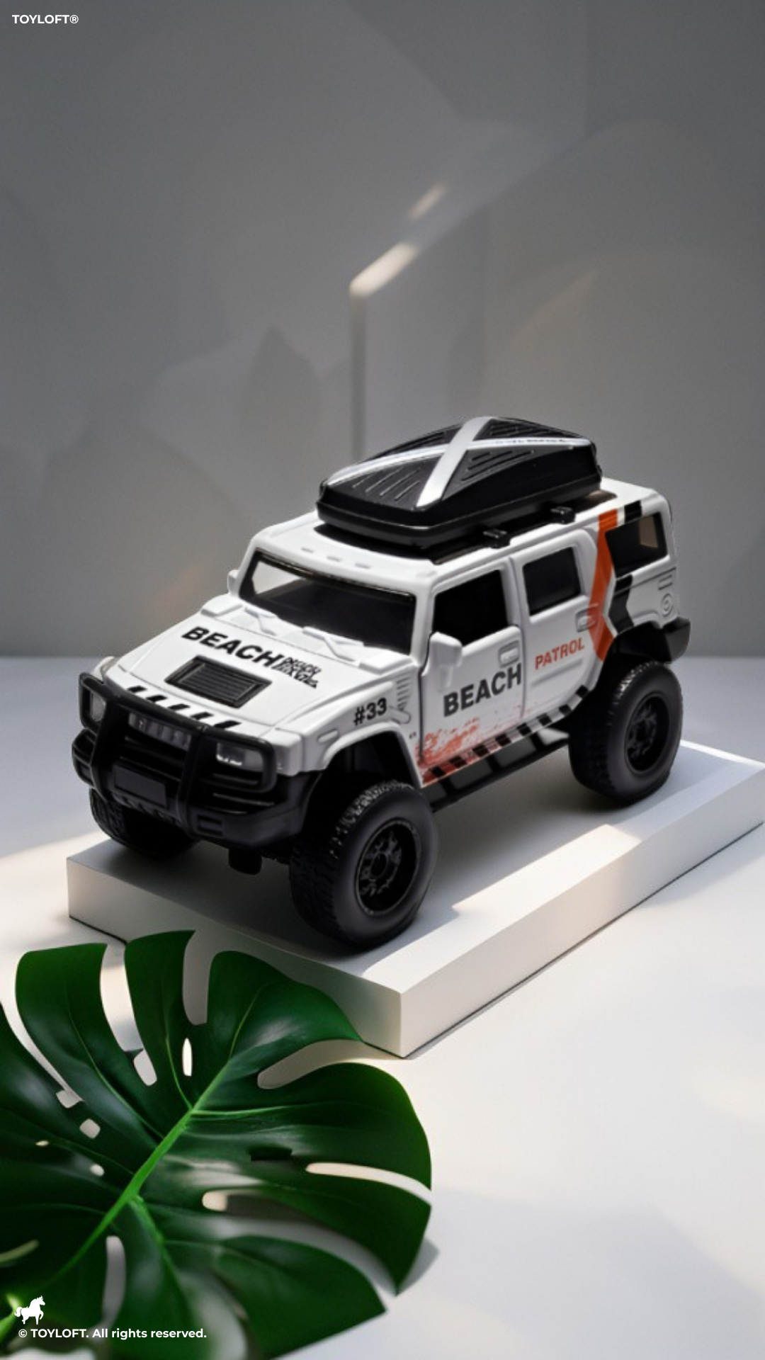 Diecast Jeep Wrangler Rubicon Off-Road - White 1:36 Scale Toy Car with Openable Doors and Roof Rack LMI12403