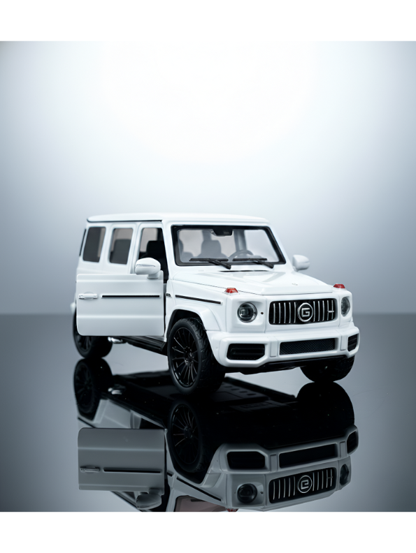 Mercedes-Benz G-Class Diecast Model Car - 10cm G-Wagon Miniature, 1:43 Scale Toy White.