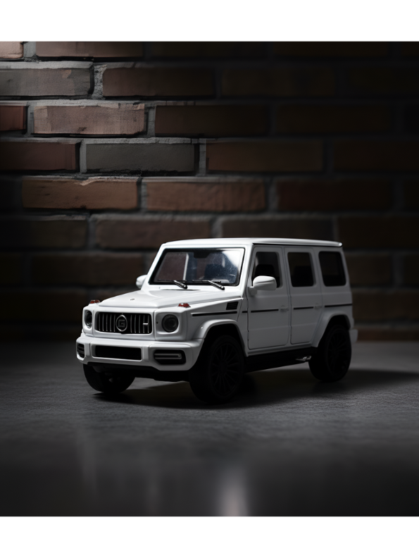 Mercedes-Benz G-Class Diecast Model Car - 10cm G-Wagon Miniature, 1:43 Scale Toy White.