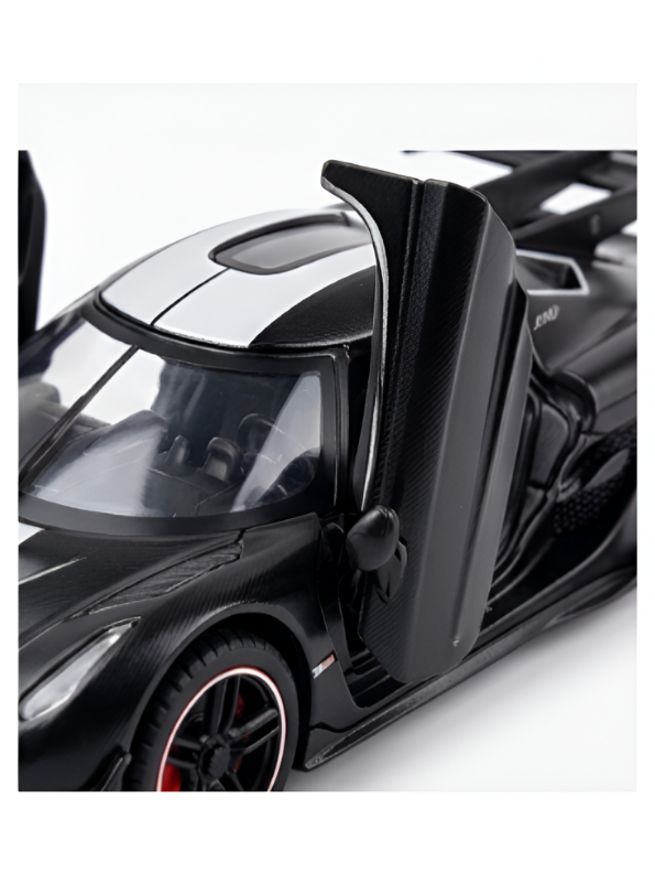 Koenigsegg Jesko Diecast Model Car 1:32 Scale with Acrylic Display Case Black MD526.