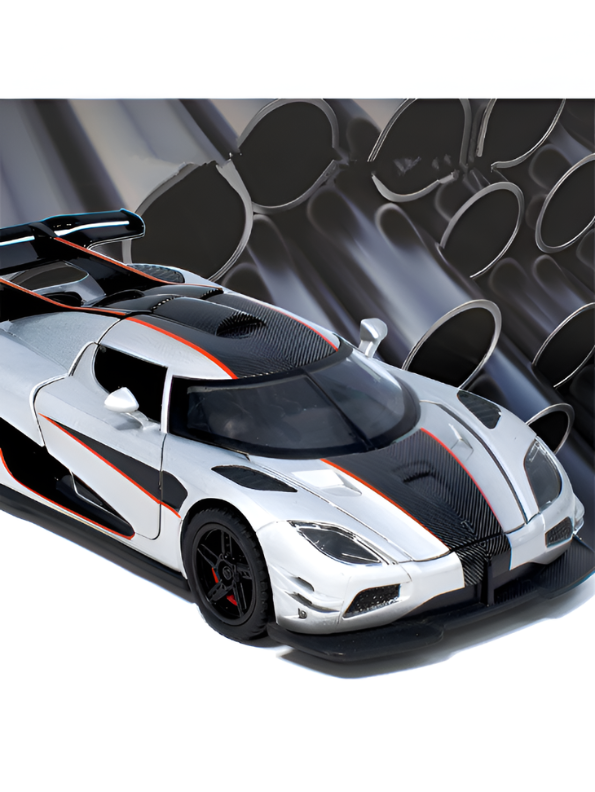 Koenigsegg One:1 Diecast Car Model 1:24 Scale Alloy Metal Supercar Silver LMI16444.