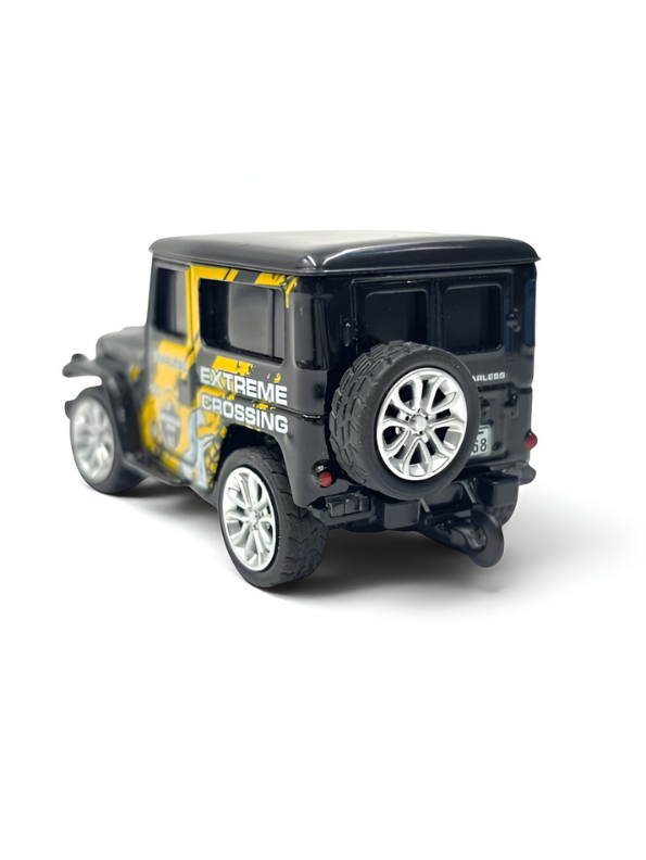 Mini 1:64 Scale RC Off-Road Land Cruiser Toy Car Black TV5716.