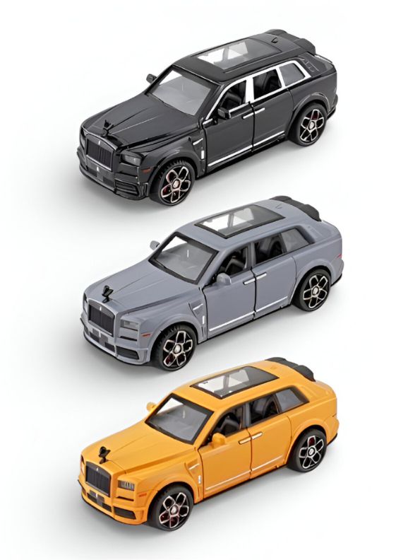 Rolls-Royce Cullinan Diecast Car Model Scale 1:35 – Luxury SUV Collectible Replica LMI15616 - Free Car Inside.