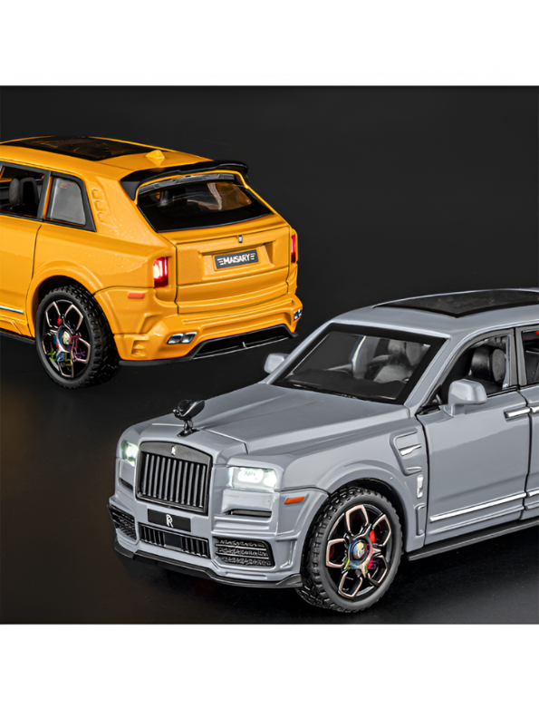Rolls-Royce Cullinan Diecast Car Model Scale 1:35 – Luxury SUV Collectible Replica Grey LMI15616.