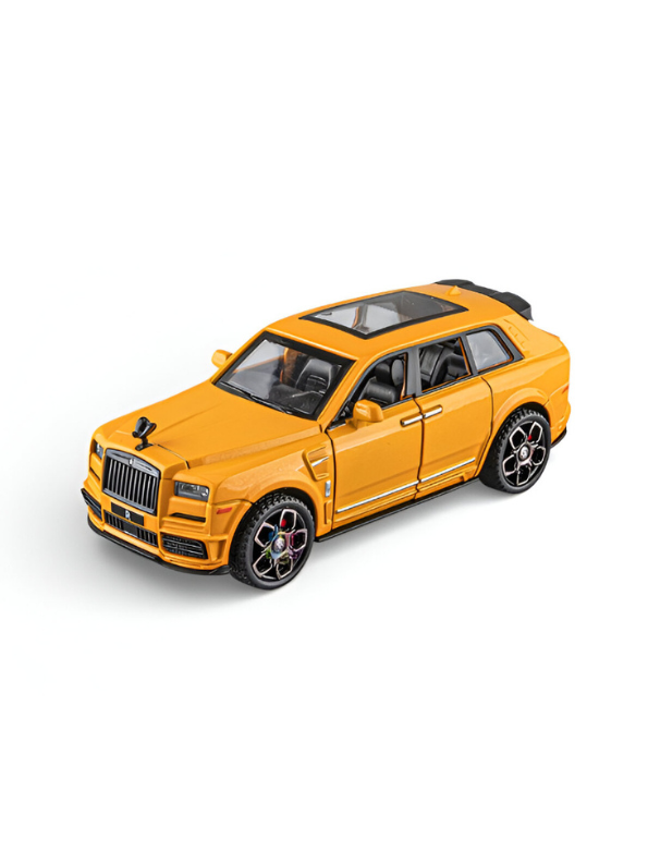 Rolls-Royce Cullinan Diecast Car Model Scale 1:35 – Luxury SUV Collectible Replica Yellow LMI15616.