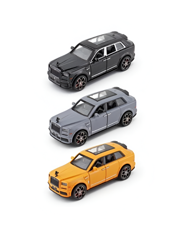 Rolls-Royce Cullinan Diecast Car Model Scale 1:35 – Luxury SUV Collectible Replica Black LMI15616.