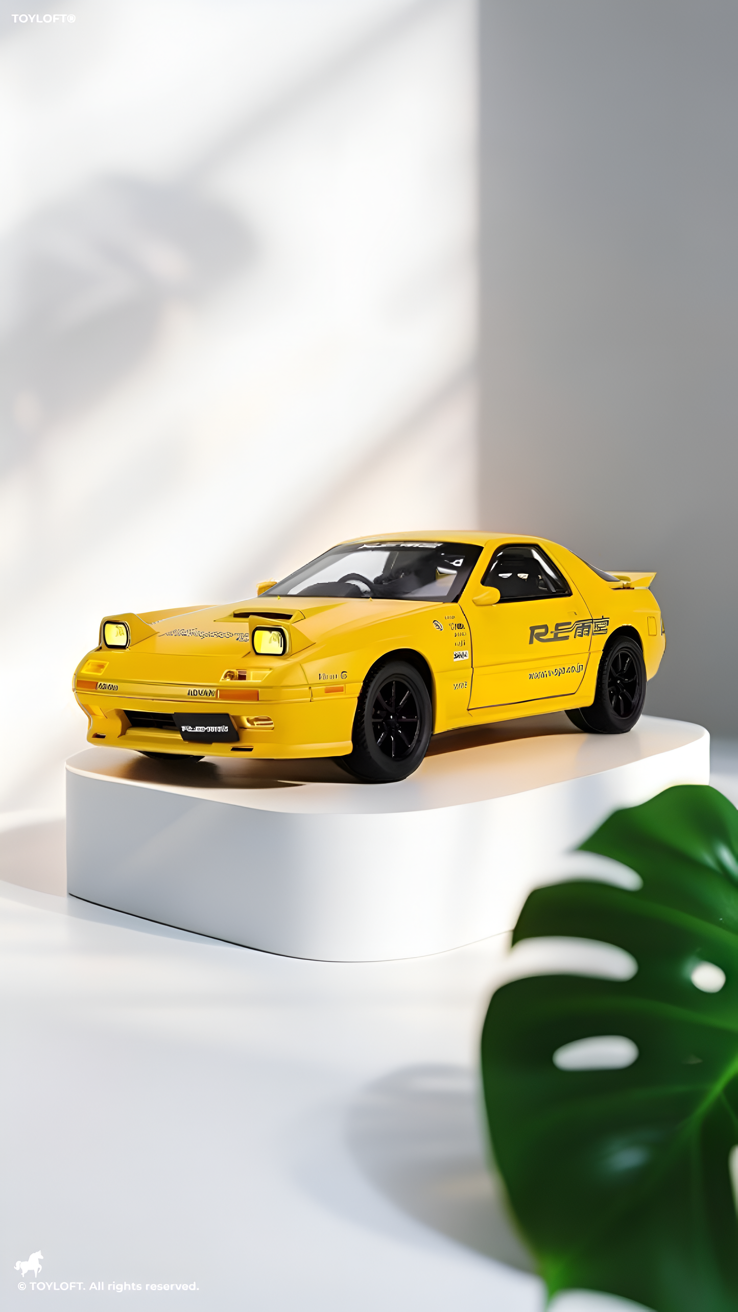 Mazda RX-7 FC3S - Initial D Ryosuke Takahashi RedSuns Edition 1:24 Scale Model LMI16092 - Free Car Inside