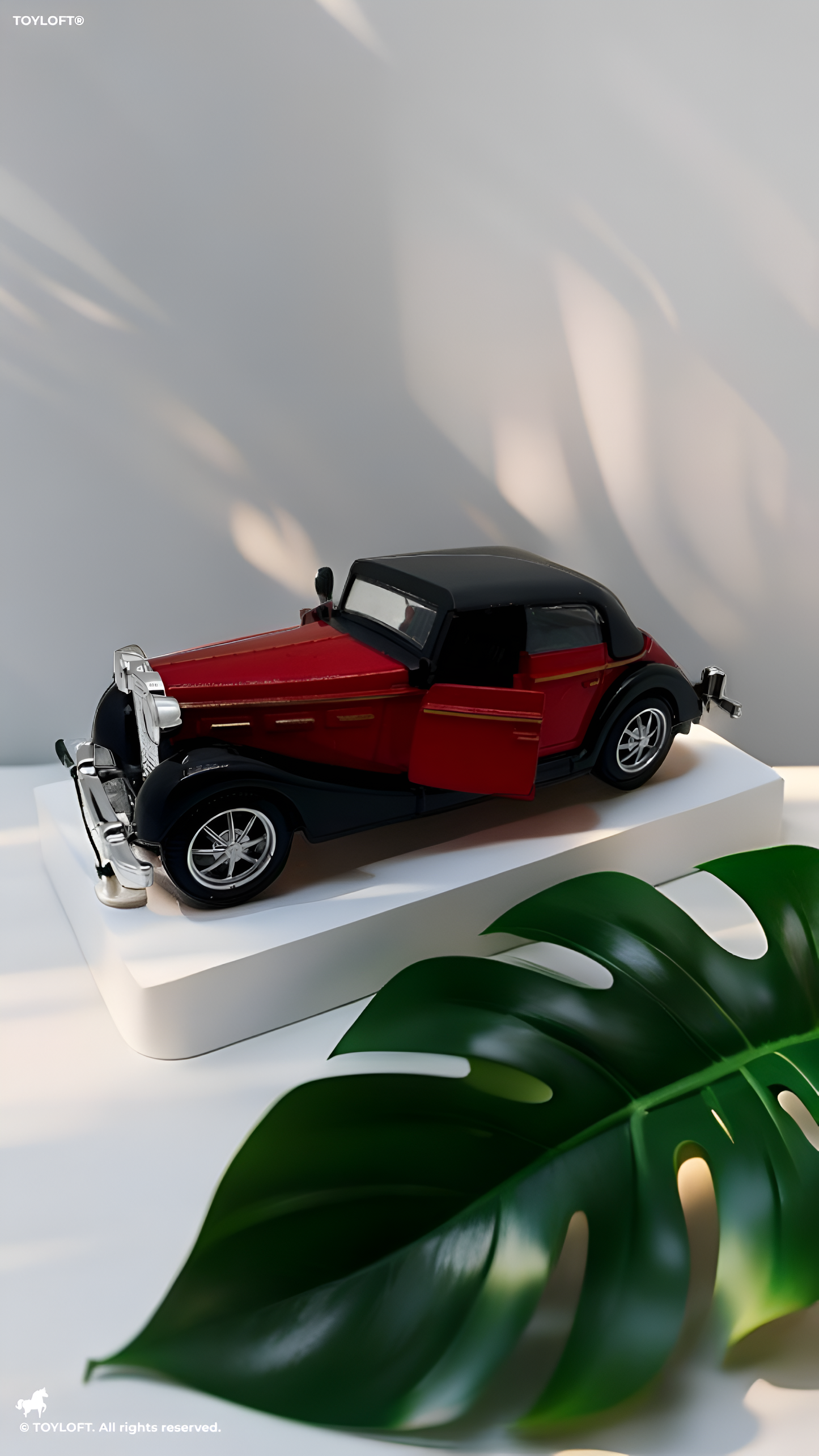 Classic Vintage Diecast Toy Car, 1:36 Scale Retro Metal Collectible Vehicle Model with Opening Doors, Black Hardtop Coupe LMI16724