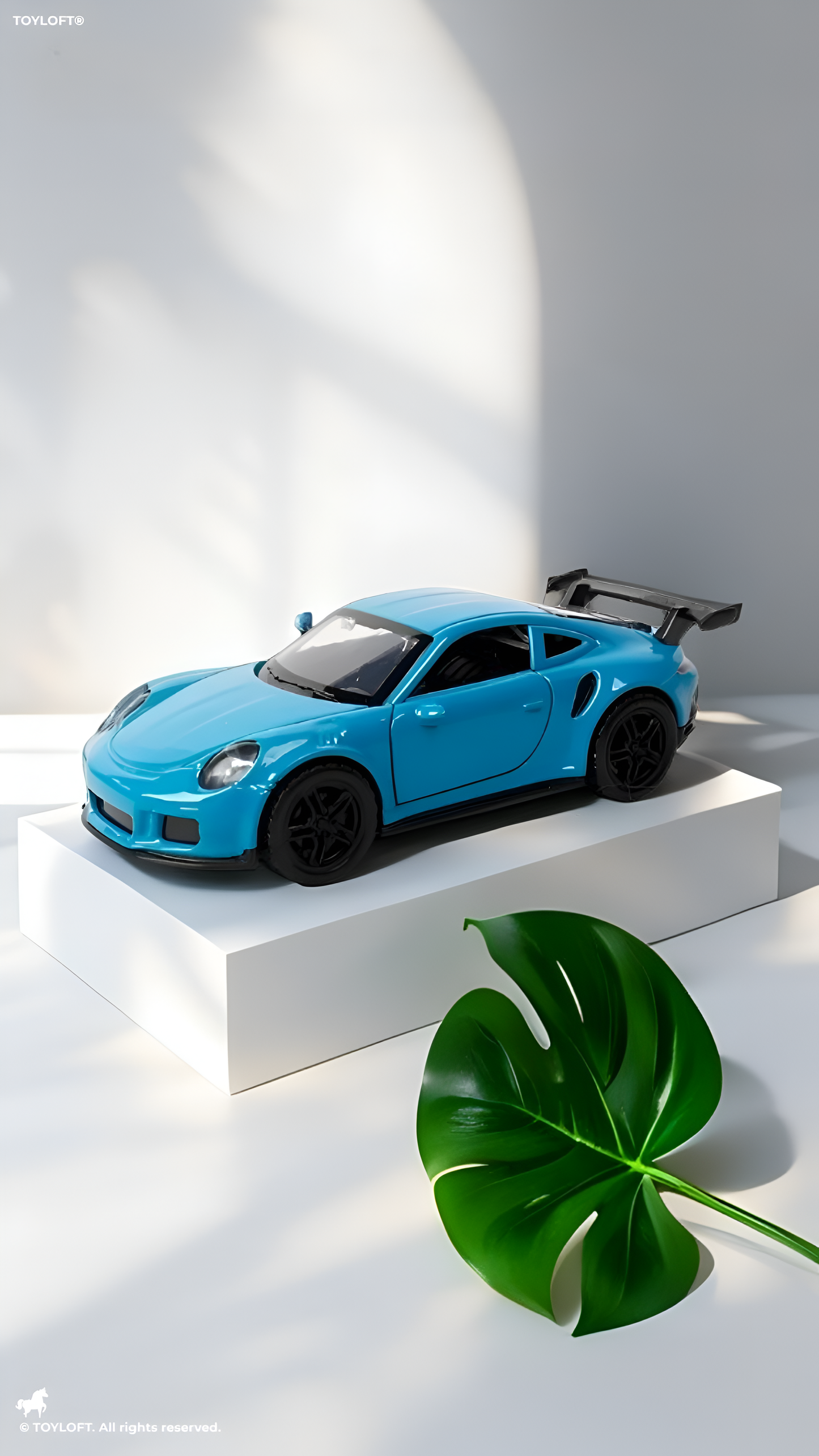 Porsche 911 GT3 RS 1:36 Scale Diecast Car Blue LMI13617.