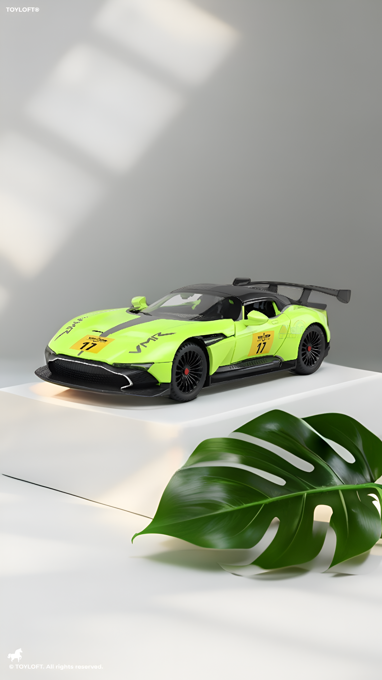 Aston Martin Vulcan Model Metal Diecast Car - Green Scale 1:22 NX15010