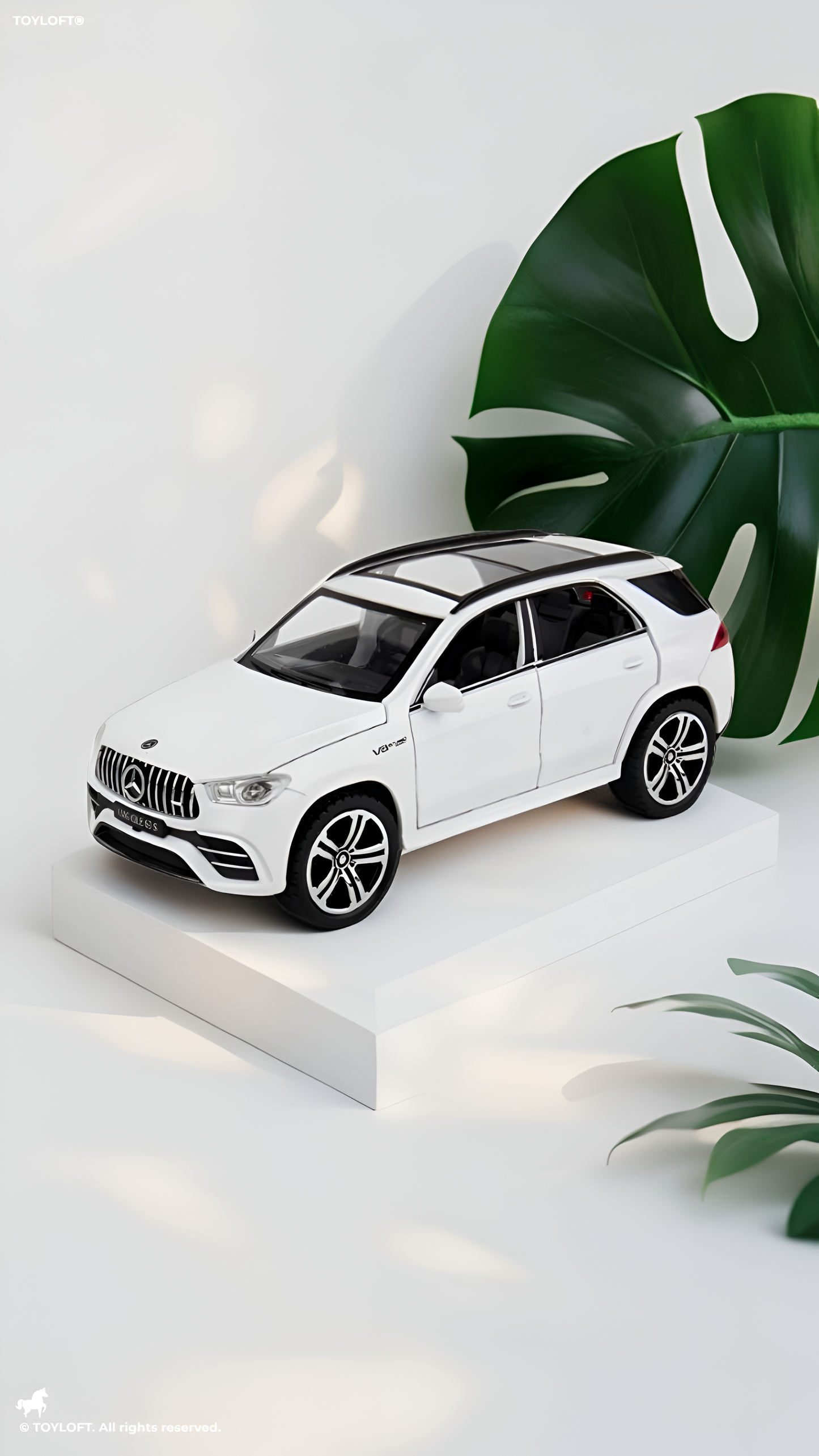 White Mercedes-Benz AMG GLE 63 S Diecast Model Car 1:32 Scale – Premium Metal Luxury SUV Replica with Opening Doors & Sunroof, Collectible LMI15382