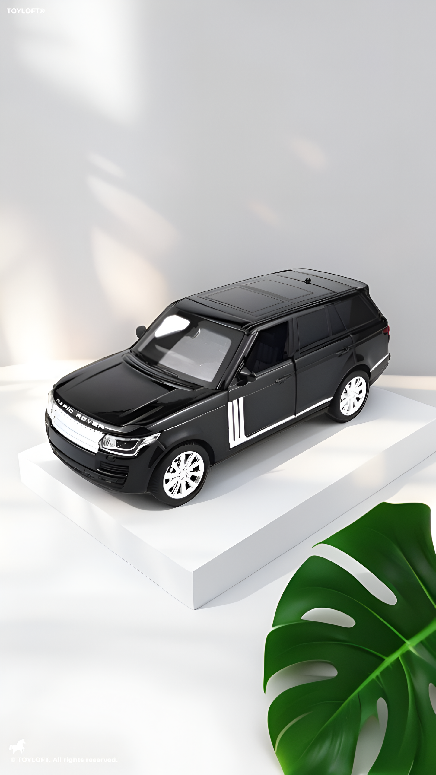 Range Rover Diecast Car Model Scale 1:35 – Luxury SUV Collectible Replica Black LMI15647.