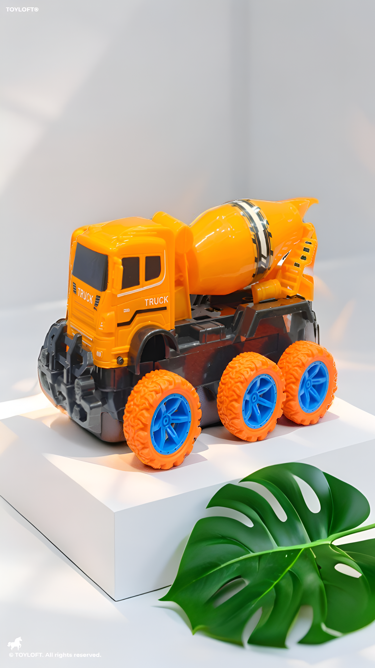 Remote Control Concrete Mixer Truck Toy – 6-Wheel RC Construction Vehicle TV4531.