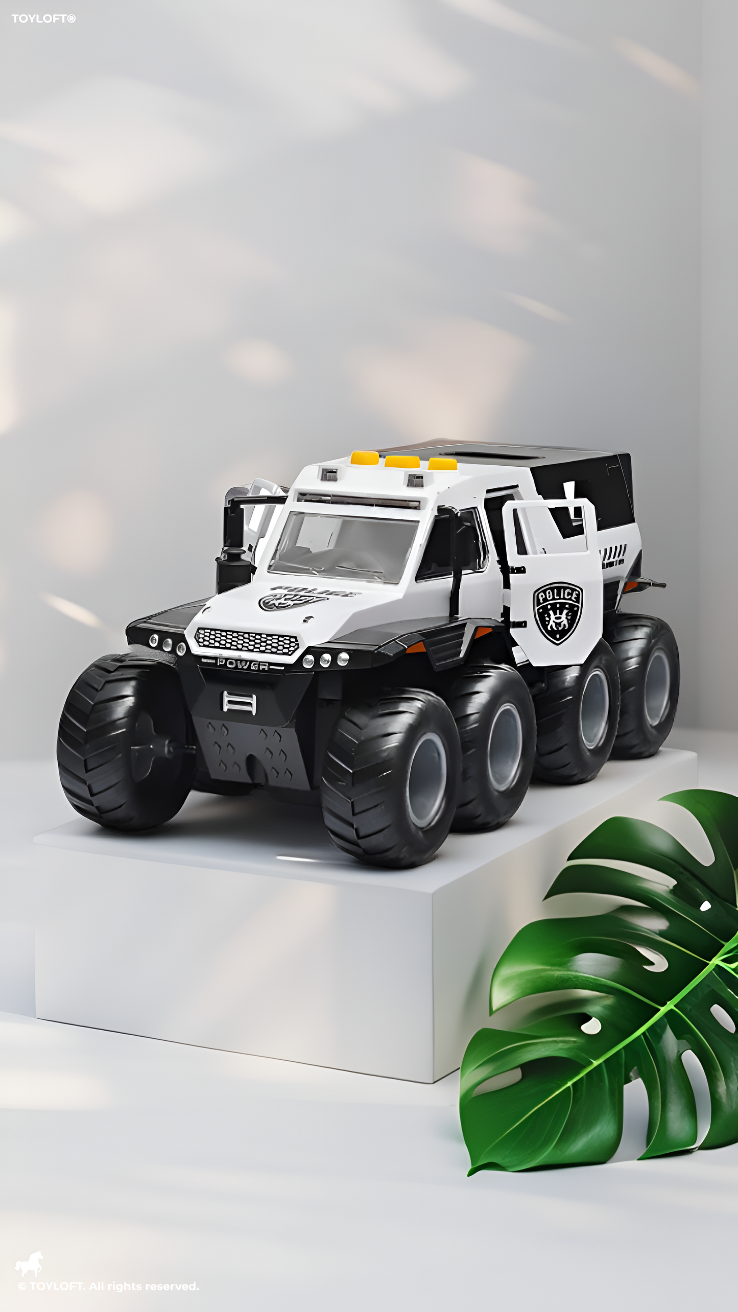8-Wheel RC Police Monster Truck – High-Speed Off-Road Remote Control SUV TV4524.