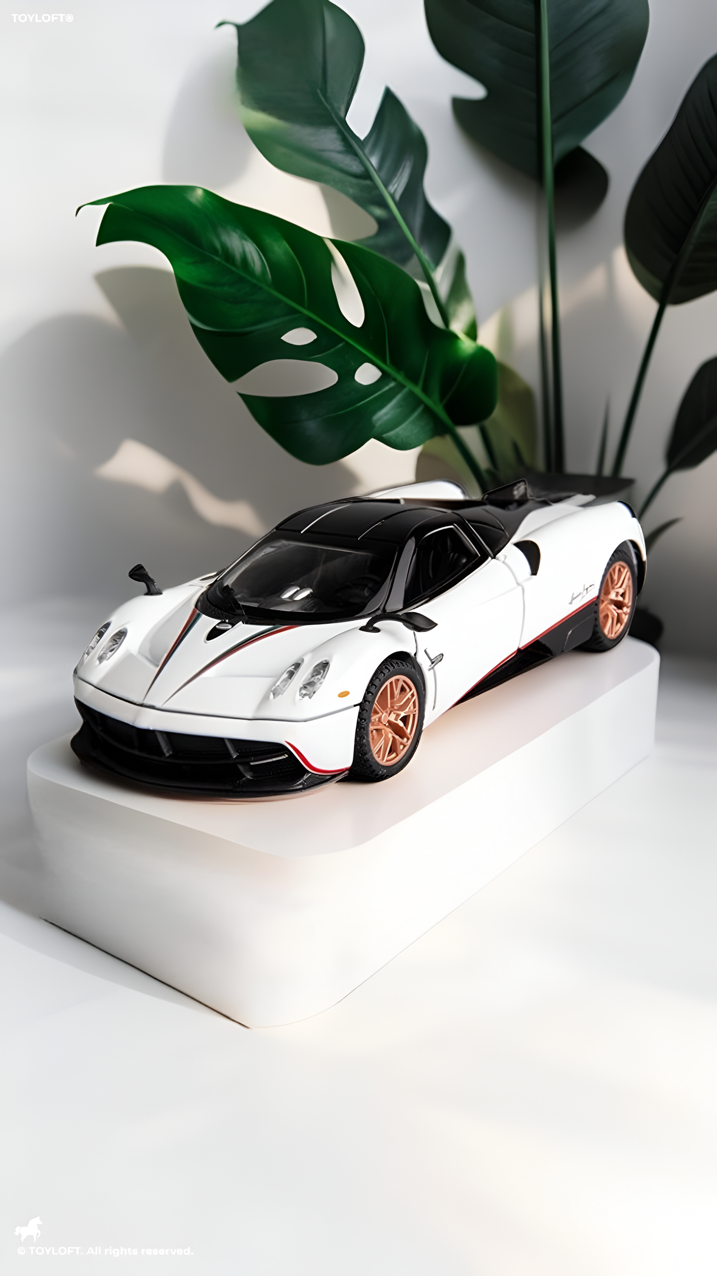 Pagani Model 1:32 Scale Diecast Car - White Metal Collectible | TV4019