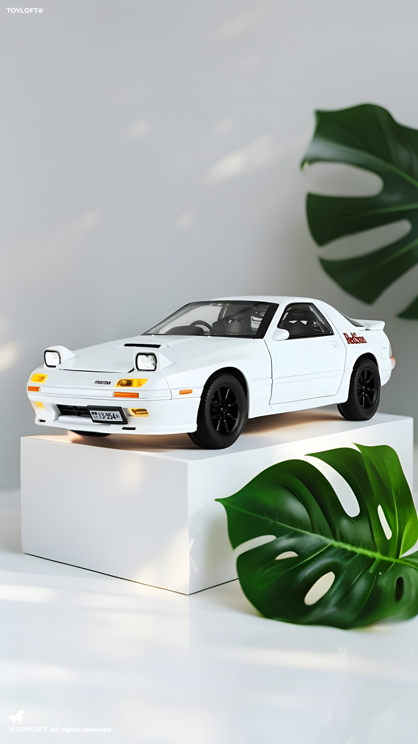 Mazda RX-7 FC3S White - Initial D Ryosuke Takahashi RedSuns Edition 1:24 Scale Model LMI16092