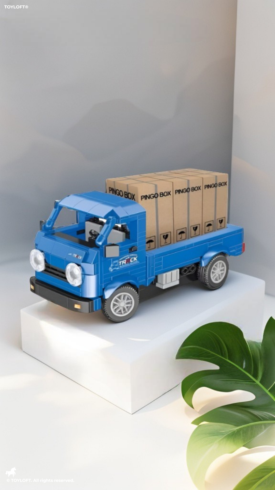RC Truck Building Block Set – 1:20 Scale Remote Control Cargo Truck with DIY Construction Bricks TV6839.