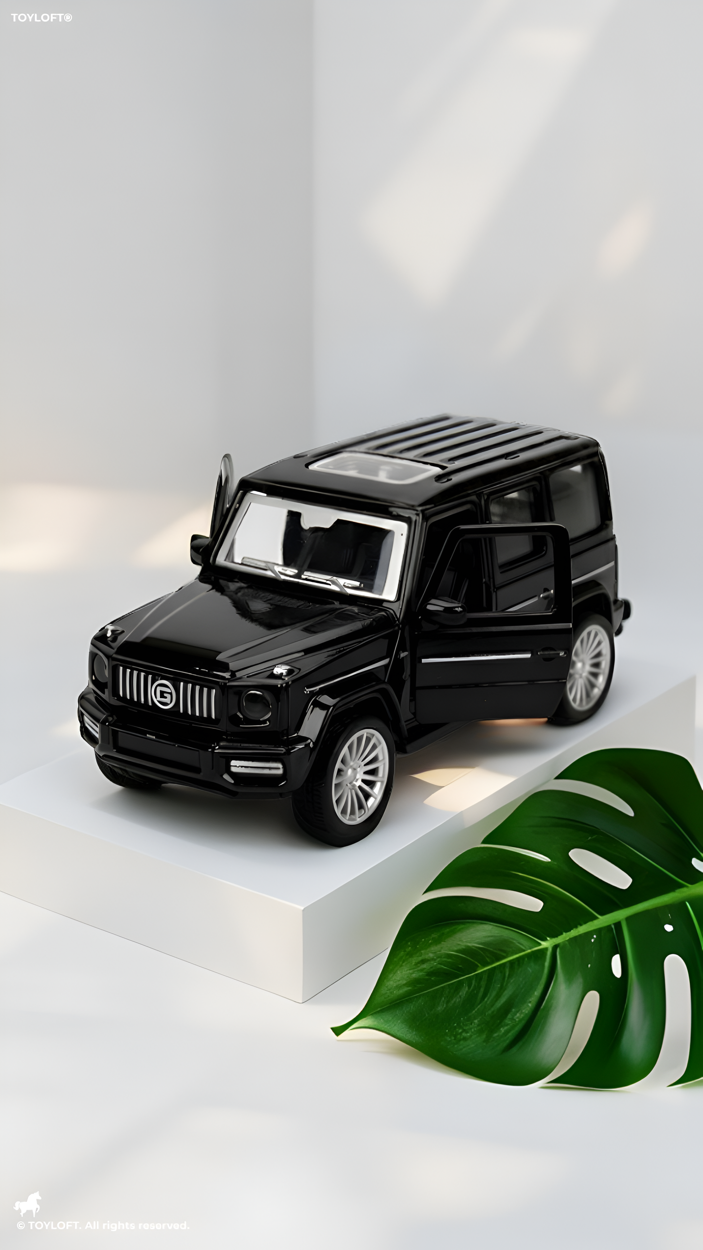 Mercedes-Benz G-Class Diecast Model Car - 10cm G-Wagon Miniature, 1:43 Scale Toy.