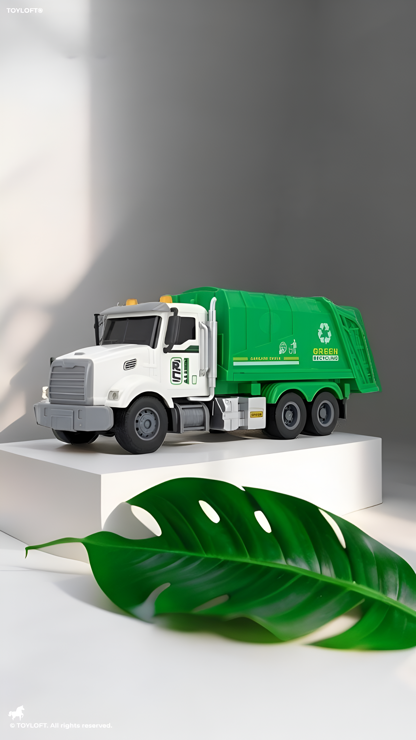 Remote Control Garbage Truck Toy - Green Recycling Truck with Motorized Lifting Function NX16602.