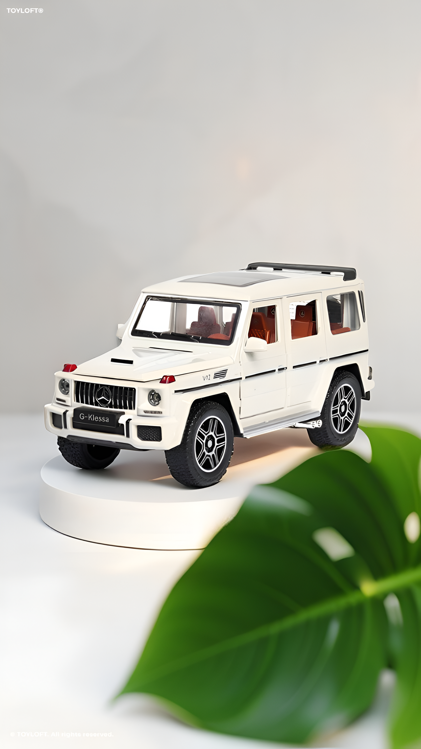 Mercedes Benz G63 Metal Model Diecast Big Car - White Scale 1:24 LMI13845.