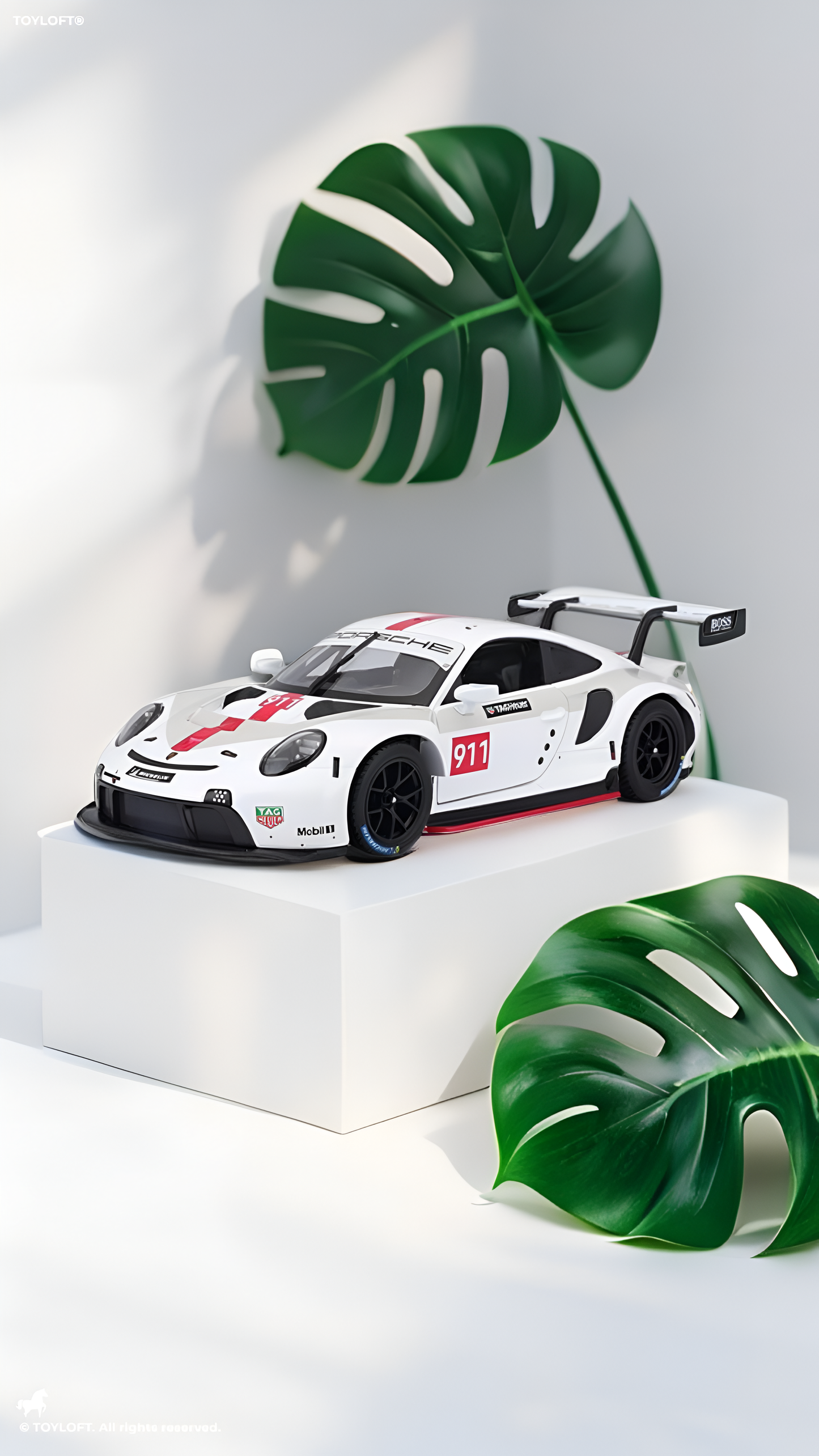 Porsche 911 RSR Red Racing Edition - 1:32 Scale Diecast Model Car - Collector’s Item TV6271