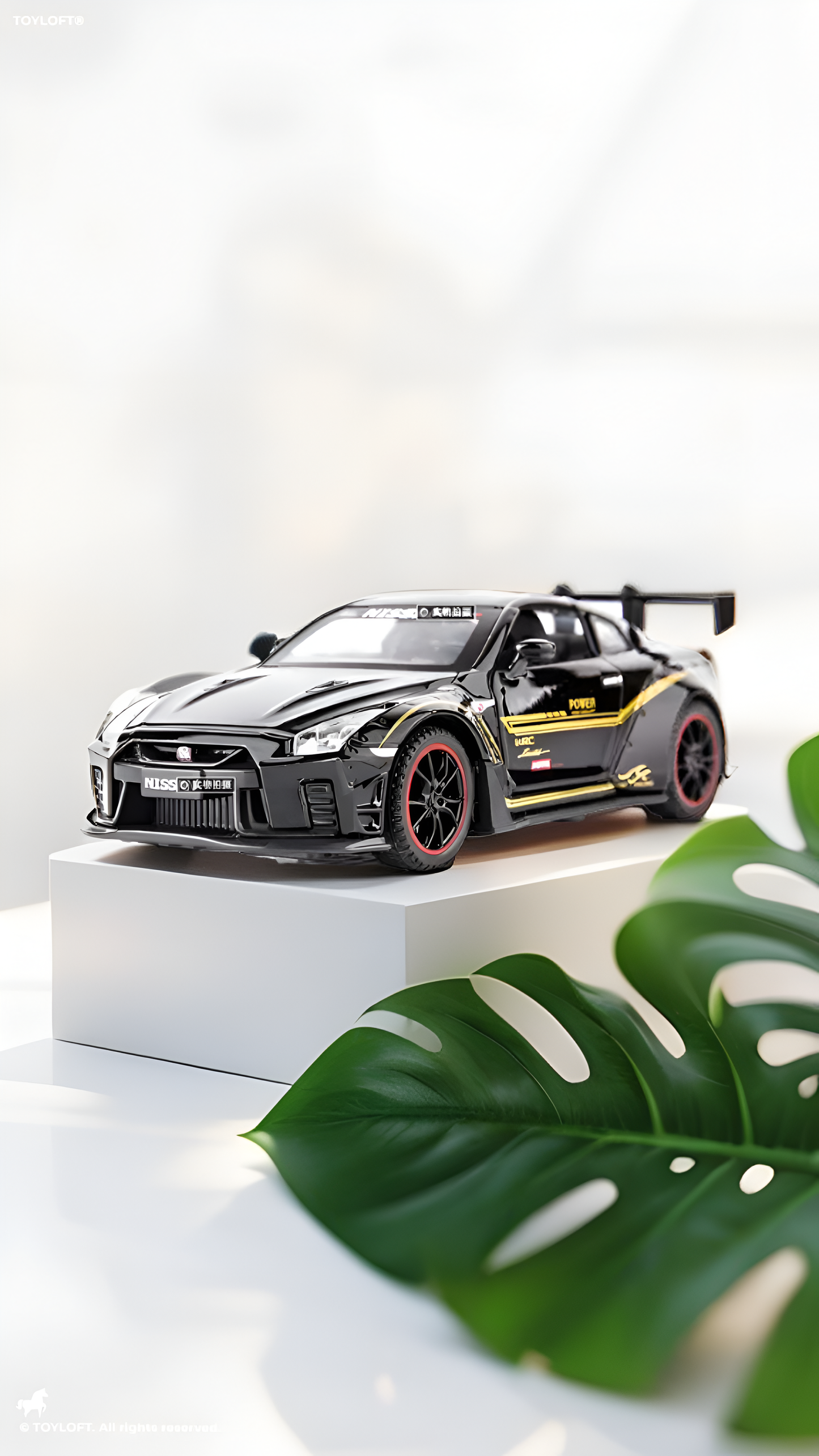 Black Nissan GT-R R35 1:22 Scale Collectible Toy Car High-Quality Diecast Vehicle for Car Enthusiasts TV6834