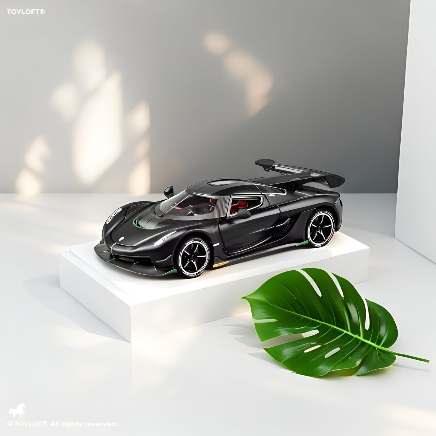 BLACK - Chiyuan Koenigsegg Diecast Car – Premium Scale Model for Collectors & Enthusiasts with Acrylic Display Case.