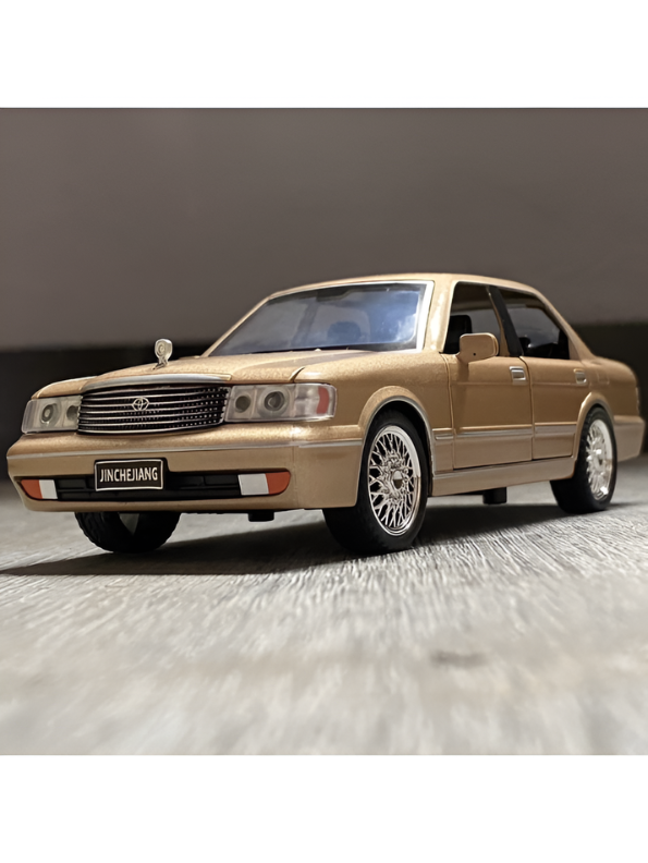 Toyota Crown Luxury Sedan Diecast Model Car 1:32 Scale Vintage Collectible Metal Car Gold TV6302.