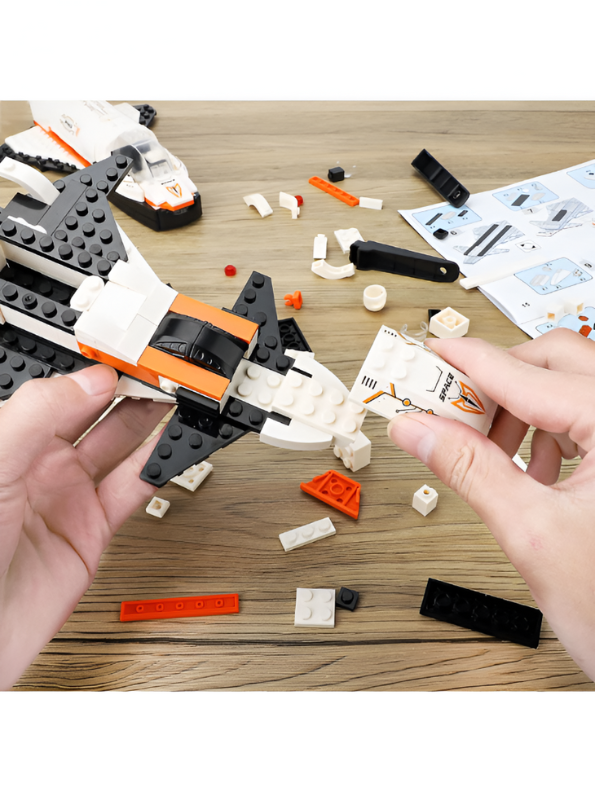 Space Shuttle Building Block Set - 3-in-1 Spaceship, Fighter, and Lander LEGO Set - 168 PCS STEM Toy for Future Astronauts TV847