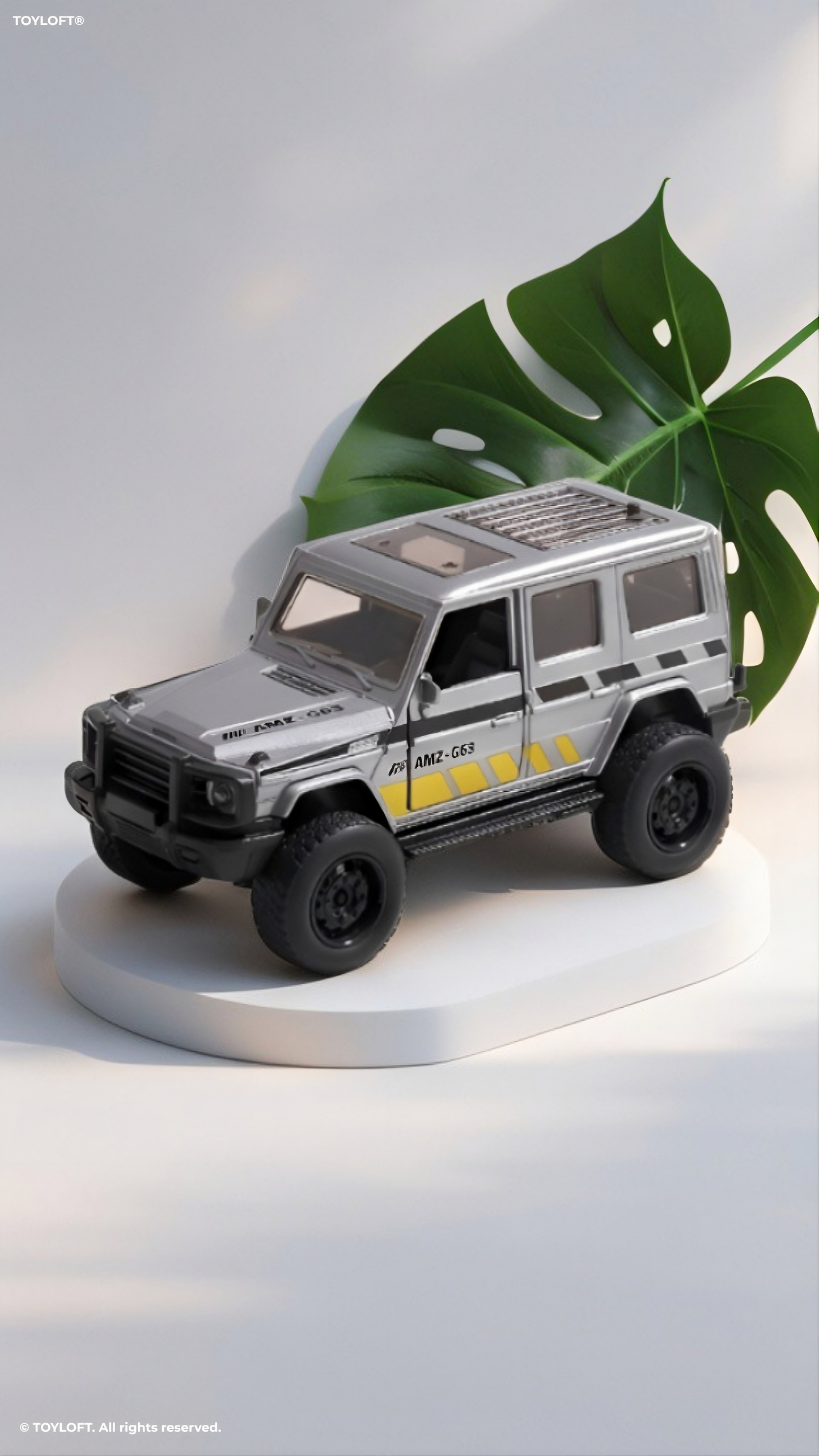 Diecast Jeep Wrangler Rubicon Off-Road - Grey 1:36 Scale Toy Car with Openable Doors and Roof Rack LMI12403